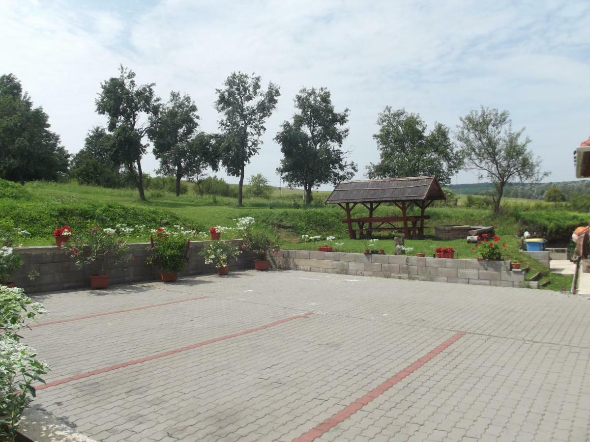 Oereg Somfa Vendeghaz Hotel Uppony Exterior foto