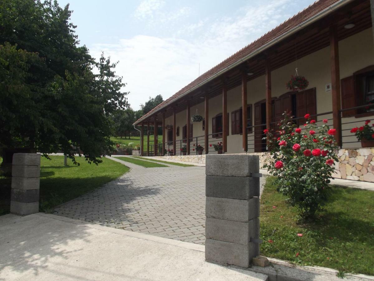 Oereg Somfa Vendeghaz Hotel Uppony Exterior foto