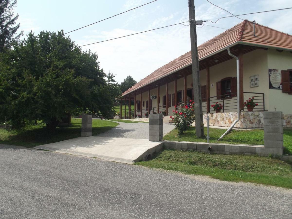 Oereg Somfa Vendeghaz Hotel Uppony Exterior foto